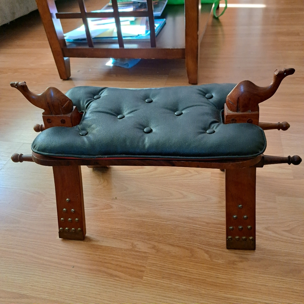 Vintage Camel Saddle Hide Footstool Ottoman Rare Wonderful Brass Trims - Picture 2 of 10